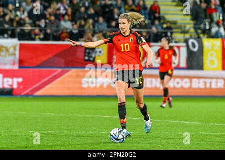 Justine Vanhevermaet ha ritratto durante un amichevole gioco di calcio femminile tra le squadre nazionali del Belgio , chiamato Red Flames , e la Slovenia martedì 11 aprile 2023 a Leuven , Belgio . PHOTO SPORTPIX | STIJN AUDOOREN Foto Stock