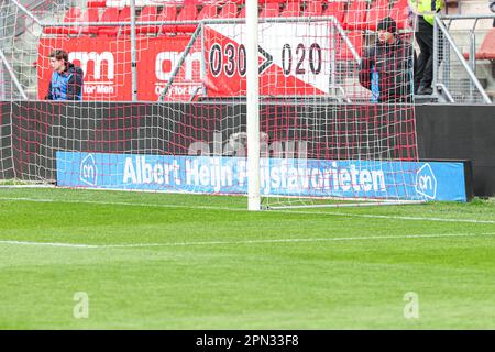 Utrecht, Paesi Bassi. 16th Apr, 2023. UTRECHT, PAESI BASSI - APRILE 16: Vista dell'imbarco di Albert Heijn durante la partita olandese di Eredivie tra FC Utrecht e FC Twente allo Stadion Galgenwaard il 16 Aprile 2023 a Utrecht, Paesi Bassi (Foto di ben Gal/Orange Pictures) Credit: Orange Pics BV/Alamy Live News Foto Stock