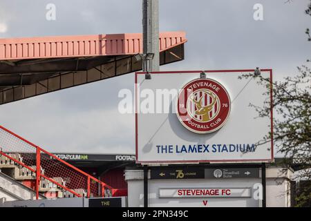 Vista generale dell'esterno dello stadio Lamex, Broadtail Way, Stevenage. Sede dello Stevenage Football Club Foto Stock