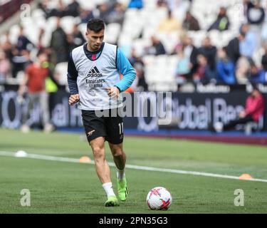 Gabriel Martinelli #11 dell'Arsenal nella sessione di riscaldamento pre-partita durante la partita della Premier League West Ham United vs Arsenal London Stadium, Londra, Regno Unito, 16th aprile 2023 (Foto di Arron Gent/News Images) Foto Stock