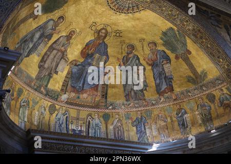 Nome, Italia. 06th Apr, 2023. Vista interna della Basilica di San Paolo fuori le Mura a Roma. È la seconda basilica più grande di Roma, è il luogo dove fu sepolto l'apostolo Paolo. La basilica rappresenta l'arte paleocristiana (Foto di Atilano Garcia/SOPA Images/Sipa USA) Credit: Sipa USA/Alamy Live News Foto Stock