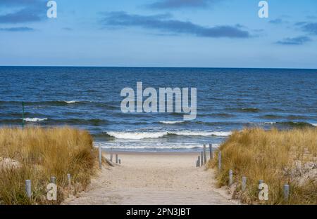 spiaggia percorso dune di sabbia e mare Foto Stock