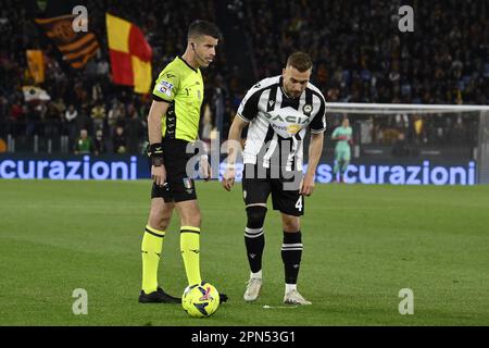 Roma, Italia. 16th Apr, 2023. Arbitro Antonio Giua durante il 30th° giorno del Campionato di Serie A tra A.S. Roma vs Udinese Calcio il 16 aprile 2023 allo Stadio Olimpico di Roma. Credit: Live Media Publishing Group/Alamy Live News Foto Stock