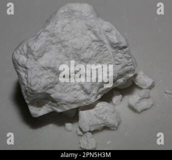 Rocce di cocaina puro primo piano dope e droghe sfondo alta qualità grande formato stampe istantanee sostanze illegali stock fotografia Foto Stock