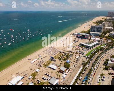 fort Lauderdale, FL, USA - 16 aprile 2023: Foto aeree Tortuga Music Festival a Fort Lauderdale Beach FL Foto Stock