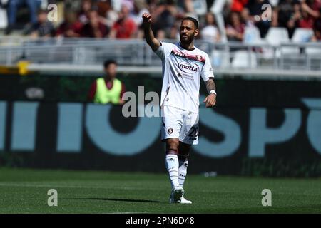 Torino, Italia. 16th Apr, 2023. Grigoris Kastanos di noi Salernitana gesti durante la Serie Amatch tra Torino FC e noi Salernitana allo Stadio Olimpico il 16 aprile 2023 a Torino. Credit: Marco Canoniero/Alamy Live News Foto Stock