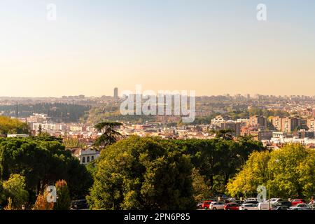 Paesaggio urbano di Madrid da plaza de la armeria, Spagna Foto Stock