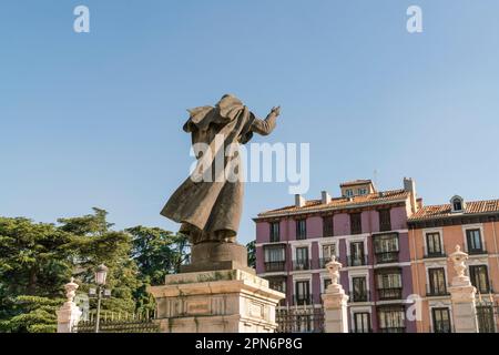 Statua di San Juan de Ávila di Catedral Almudena, Madrid Spagna Foto Stock