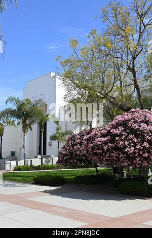 SANTA ANA, CALIFORNIA - 16 aprile 2023: La Santa Ana High School è la scuola superiore più antica e più grande della contea di Orange. Foto Stock