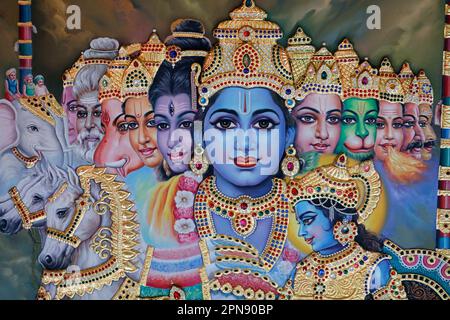 Sri Krishnan tempio indù. Il Krishna dalla pelle blu è la divinità indù dell'amore e della compassione. Singapore. Foto Stock