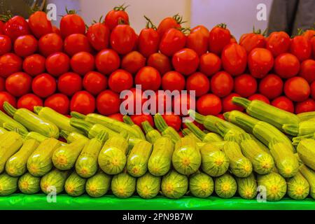 Green Grocer Shop in Tunisia: Una fresca esperienza di mercato. Foto Stock