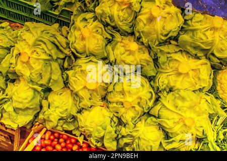 Green Grocer Shop in Tunisia: Una fresca esperienza di mercato. Foto Stock