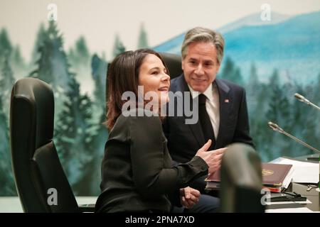 Karuizawa, Giappone. 18th Apr, 2023. Annalena Baerbock (Bündnis 90/Die Grünen), Ministro federale degli affari esteri, e Antony Blinken, Stati Uniti Segretario di Stato, interverrà alla riunione dei G7 ministri degli Esteri al Karuizawa Prince Hotel prima dell'inizio della sessione di lavoro 5th dedicata all'Africa. Credit: Soeren Stache/dpa/Alamy Live News Foto Stock