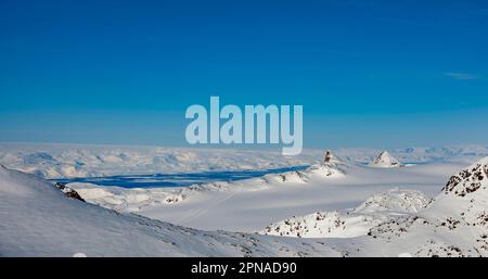 Panorama montano, ghiacciaio Mittivakkat, fiordo di Sermilik, ghiaccio interno dietro, Tasiilaq, Ammassalik Island, Kommuneqarfik Sermersoq, Groenlandia orientale Foto Stock