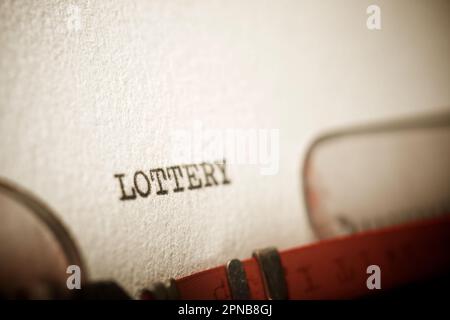 Parola lotteria scritta con una macchina da scrivere. Foto Stock