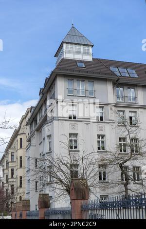 Edificio a più piani dal Gründerzeit in Hegelstrasse a Magdeburg Foto Stock