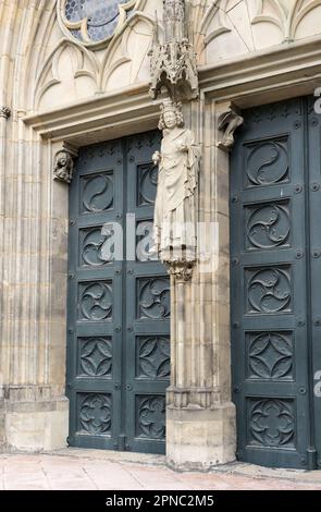 Porta d'ingresso della Cattedrale di Magdeburgo, Sassonia-Anhalt, Germania Foto Stock