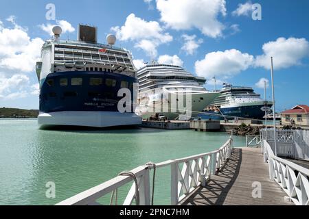 Navi da crociera a St Jo Foto Stock