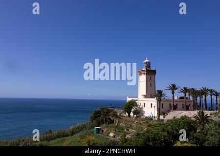 Tangeri, Marocco - 2022: Riserva di Capo Spartel vicino a Tangeri, con un faro molto famoso Foto Stock