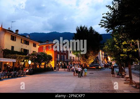 Mergozzo è un piccolo paese situato sulle rive del Lago di Mergozzo, al confine con il Lago maggiore. Mergozzo, Cusio Ossola Verbano, Piemonte, Italia, Europa Foto Stock