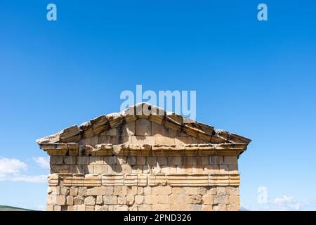 Vista di (Tempio di Gens Settimia) nell'antica città di Cuicul-Djemila. Sito patrimonio dell'umanità dell'UNESCO. Foto Stock