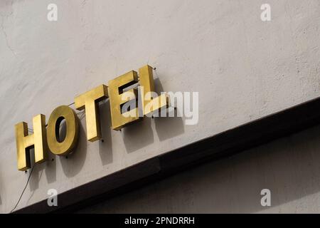 Cartello dell'hotel sulla parete esterna, Foto Stock