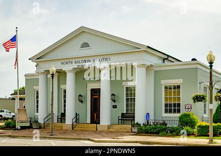 North Baldwin Utilities è raffigurata nel vecchio ufficio postale di Bay Minette, il 16 aprile 2023, a Bay Minette, Alabama. L'edificio è stato costruito nel 1937. Foto Stock