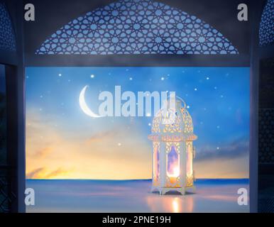 Ramadan Kareem saluto. Lanterna islamica sul cielo notturno con luna a mezzaluna e stelle. Fine del digiuno. Carta Hari Raya. Decorazione EID al-Fitr. Foto Stock