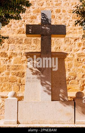 Monumento ai caduti per la Spagna della dittatura Franco. Tembleque, Toledo, Castilla-la Mancha, Spagna, Europa Foto Stock