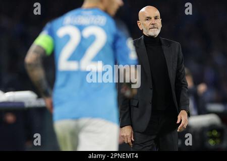 Napoli, Italia. 18th Apr, 2023. Stefano Pioli allenatore di AC Milan durante la partita di calcio della Champions League tra SSC Napoli e AC Milan allo stadio Diego Armando Maradona di Napoli (Italia), aprile 18th 2023. Credit: Insidefoto di andrea staccioli/Alamy Live News Foto Stock