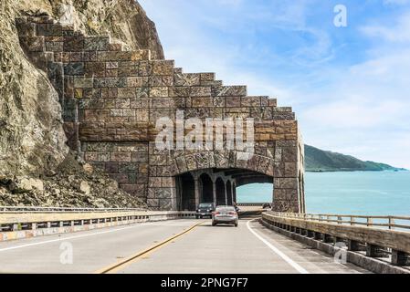 Tunnel sull'autostrada 1 a Big sur, California Foto Stock