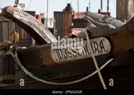 Poeler Kogge Wissemara, nave passeggeri e monumento tecnico, Porto Vecchio, Città anseatica di Wismar, Meclemburgo-Vorpommern, Germania Foto Stock