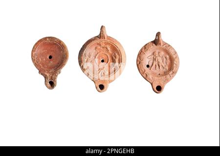 Tre di epoca Romana in terracotta lampade a olio del I secolo CE (collezione privata) Foto Stock