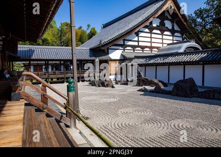Tempio buddista Tofuku ji e giardini hobo hasso a Kyoto, Giappone, aprile 2023, Asia, giardino in pietra e giardini zen Foto Stock