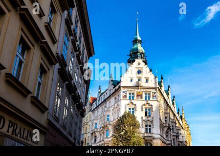 Esterno ornato dell'Hotel Paris Prague in via Králodvorská, Città Vecchia, Praga, Repubblica Ceca Foto Stock