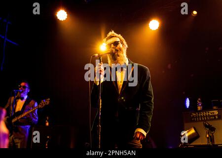 MILANO, ITALIA - 18 APRILE: Mark Oliver Everett aka MR. E of EELS suona ad Alcatraz Milano il 18 aprile 2023 a Milano. (Foto di Roberto Finizio/NurPhoto) Foto Stock