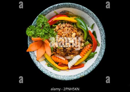 Manzo fritto satay con pepe in stile vietnamita per un menu Foto Stock