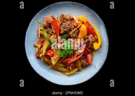 Manzo fritto satay con pepe in stile vietnamita per un menu Foto Stock