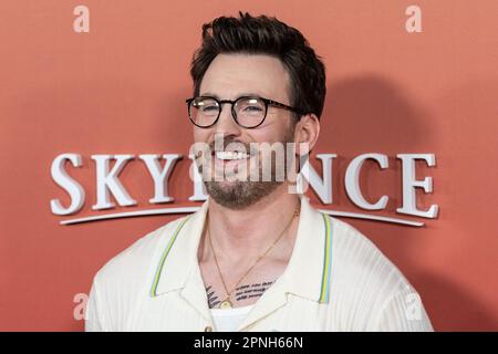 New York, Stati Uniti. 18th Apr, 2023. Chris Evans partecipa alla prima dei film originali di Apple TV 'Ghospit' ad AMC Lincoln Square (Foto di Lev Radin/Pacific Press) Credit: Pacific Press Media Production Corp./Alamy Live News Foto Stock