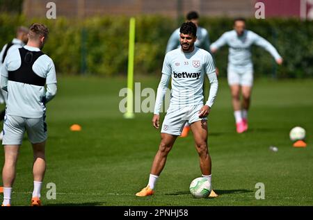 Romford East London, Regno Unito. 19th Apr, 2023. Emerson (West Ham) durante la sessione di formazione aperta del West Ham presso il campo di formazione del West Ham, Romford. Credit: MARTIN DALTON/Alamy Live News Foto Stock