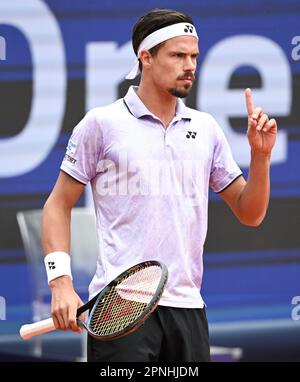 Monaco, Germania. 19th Apr, 2023. Tennis: ATP Tour - Monaco, single, 1st round, uomini. Karazew (Russia) - Altmaier (Germania). Daniel Altmaier in azione. Credit: Sven Hoppe/dpa/Alamy Live News Foto Stock