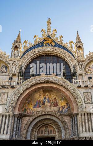 Facciata della Basilica di San Marco, Piazza San Marco, Venezia, Veneto, Italia Foto Stock