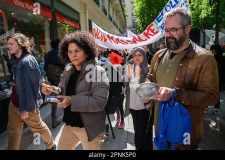 Parigi, Francia - 19/4/2023, Julien Mattia / le Pictorium - raduno intersindacale degli insegnanti a Parigi - 19/4/2023 - Parigi / Ile de la Cite (parigi) / Parigi 7th° arrondissement (7th° arrondissement di Parigi) - Manifestazione intersindacale degli insegnanti davanti al Ministero dell'Istruzione a Parigi per l'abbandono del Patto Ndiaye e contro la riforma delle pensioni, 19 aprile 2023 Foto Stock