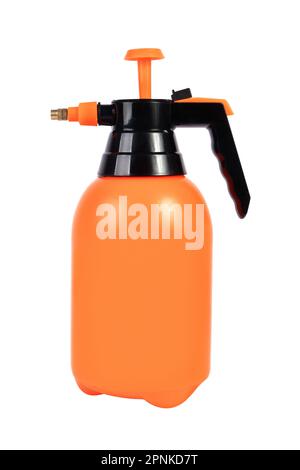 Spruzzatore a pressione per piante su fondo bianco con pompa arancione, fondo bianco Foto Stock
