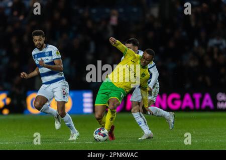 Adam Idah di Norwich City in azione durante la partita del campionato EFL Sky Bet tra i Queens Park Rangers e Norwich City al Kiyan Prince Foundation Stadium, Londra, Inghilterra il 19 aprile 2023. Foto di Grant Winter. Solo per uso editoriale, licenza richiesta per uso commerciale. Non è utilizzabile nelle scommesse, nei giochi o nelle pubblicazioni di un singolo club/campionato/giocatore. Credit: UK Sports Pics Ltd/Alamy Live News Foto Stock