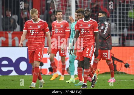Monaco, Germania. 19th Apr, 2023. Partenza del giocatore Monaco, delusione, frustrata, delusa, frustrata, Deietted, Soccer Champions League/Quarterfinals FC Bayern Munich-Manchester City (ManCity) 1-1 il 19th aprile 2023, ALLIANZAREN A. Credit: dpa/Alamy Live News Foto Stock