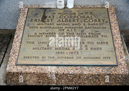 Cooma NSW Australia, il Corey Memorial un diorama raffigurante portabottiglie che portano soldati feriti sotto il fuoco dell'artiglieria a Mon St Quentin. Foto Stock