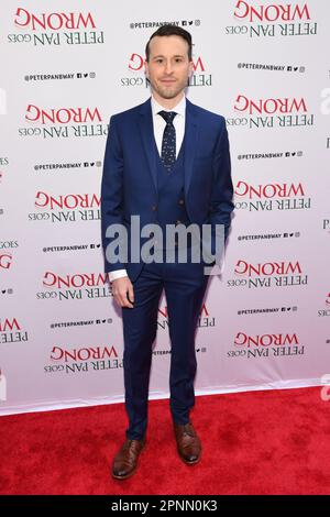 New York, Stati Uniti. 19th Apr, 2023. Stephen James Anthony partecipa alla serata di apertura di Broadway "Peter Pan Goes Wrong" all'Ethel Barrymore Theatre di New York, NY, il 19 aprile 2023. (Foto di Efren Landaos/Sipa USA) Credit: Sipa USA/Alamy Live News Foto Stock