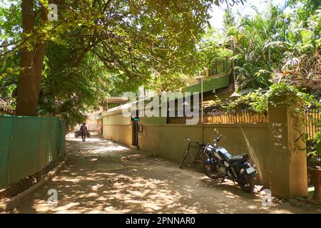 Aramnagar a Versova, Mumbai, è una piccola tasca di verde in un quartiere sempre più concreto e commercializzato. Foto Stock