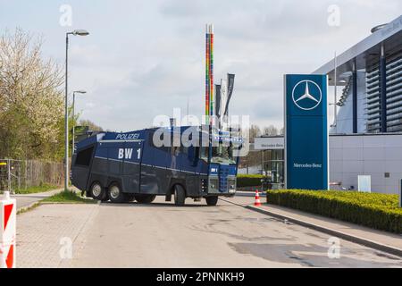 BW1 cannone ad acqua della polizia, Stoccarda, Baden-Wuerttemberg, Germania Foto Stock